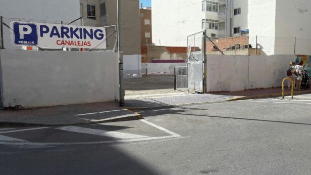 parking Canalejas Santa Pola